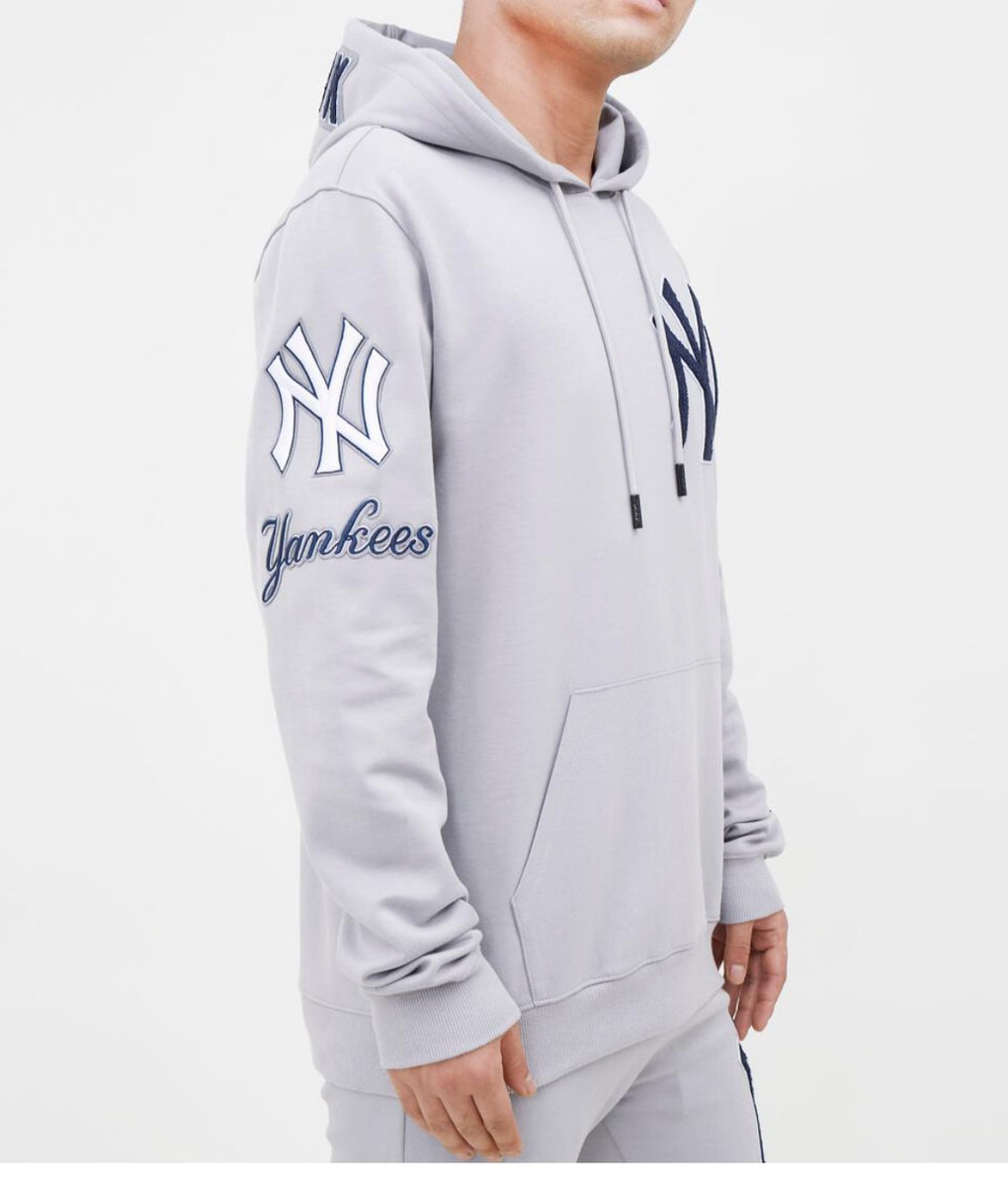 Men's Pro Standard New York Yankees 2 Piece Short Set – Unleashed  Streetwear and Apparel