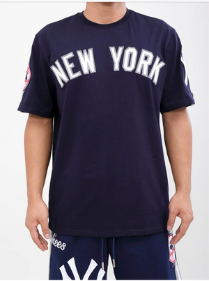 Men’s Pro Standard New York Yankees 2 Piece Short Set
