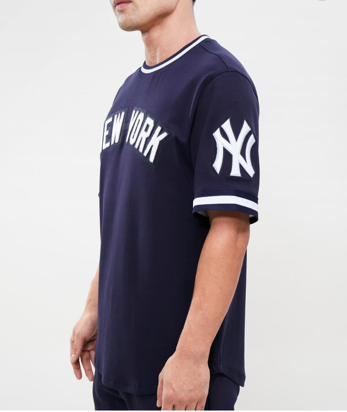 Pro Standard Men’s New York Yankees Jersey Shirt
